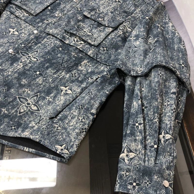 Casual Louis Vuitton Outwear 139080