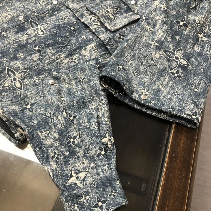 Casual Louis Vuitton Outwear 139080