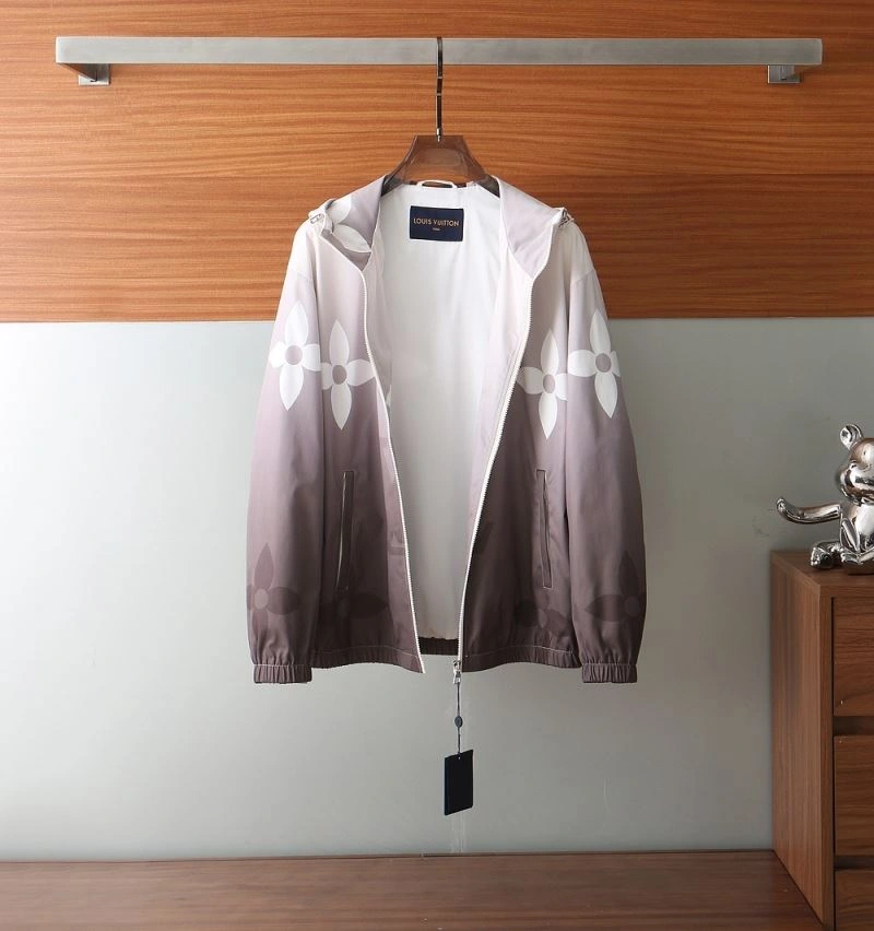 SmoothTexture Louis Vuitton Outwear 139093