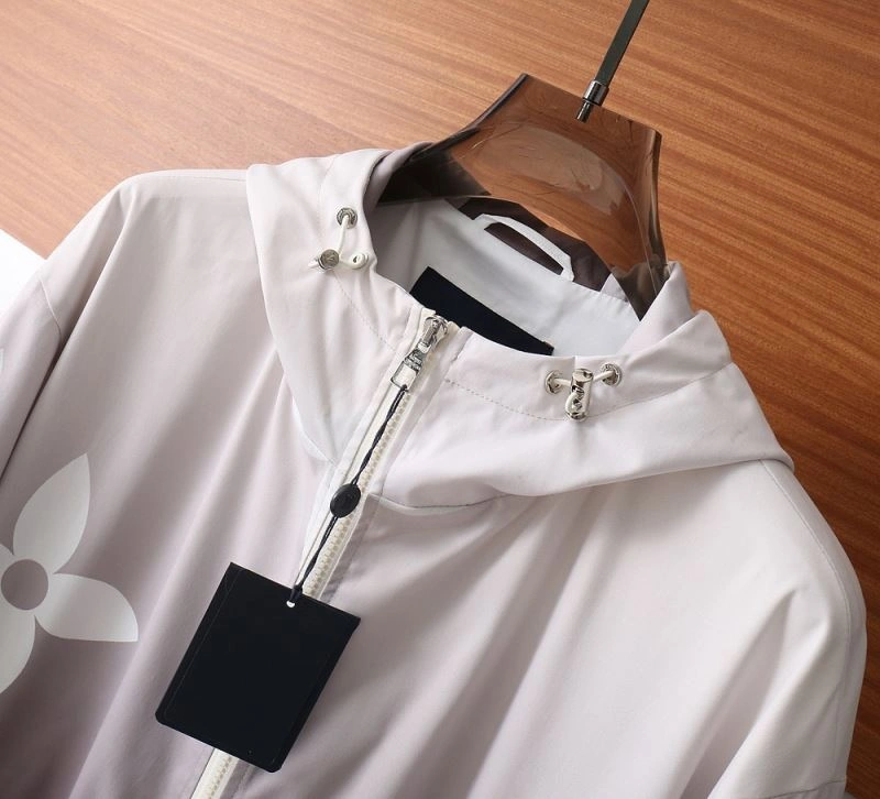 SmoothTexture Louis Vuitton Outwear 139093