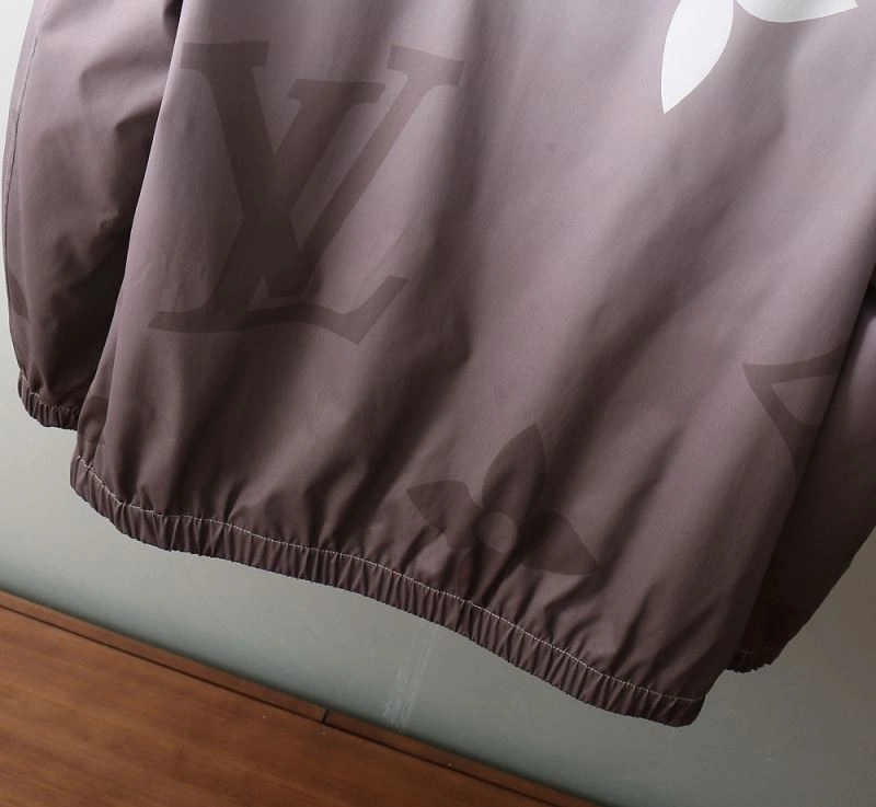 SmoothTexture Louis Vuitton Outwear 139093