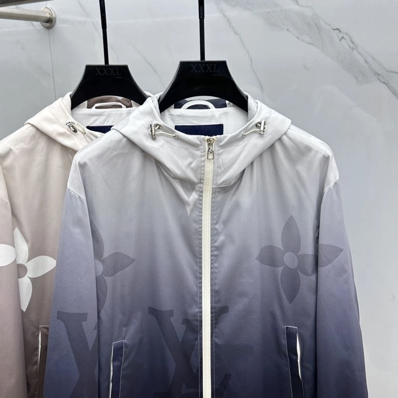 Soft Louis Vuitton Outwear 139084