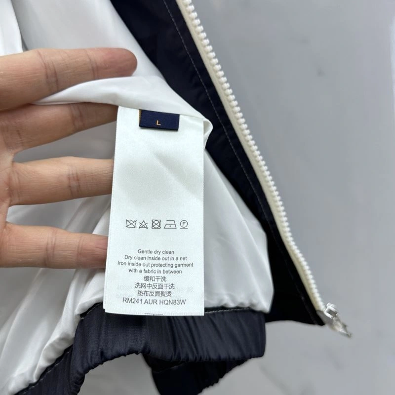 Soft Louis Vuitton Outwear 139084
