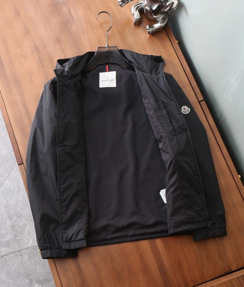 Effortless Louis Vuitton Outwear 139069