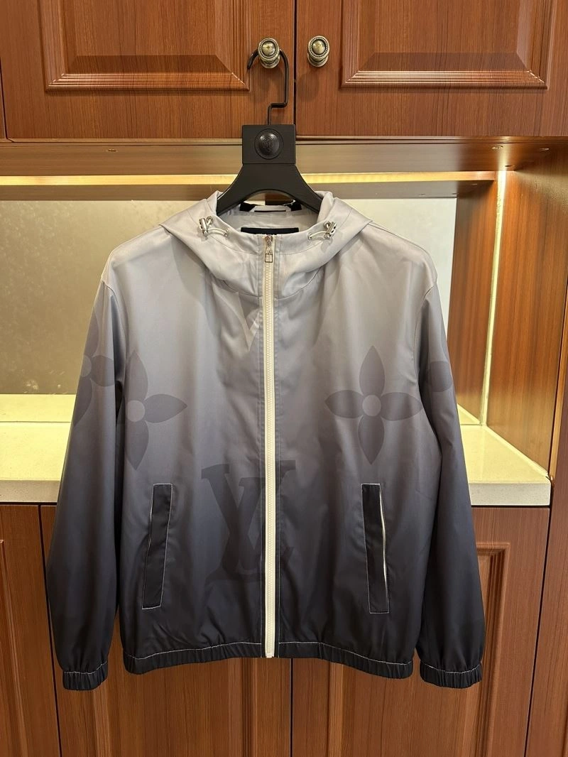 Supportive Louis Vuitton Outwear 139063