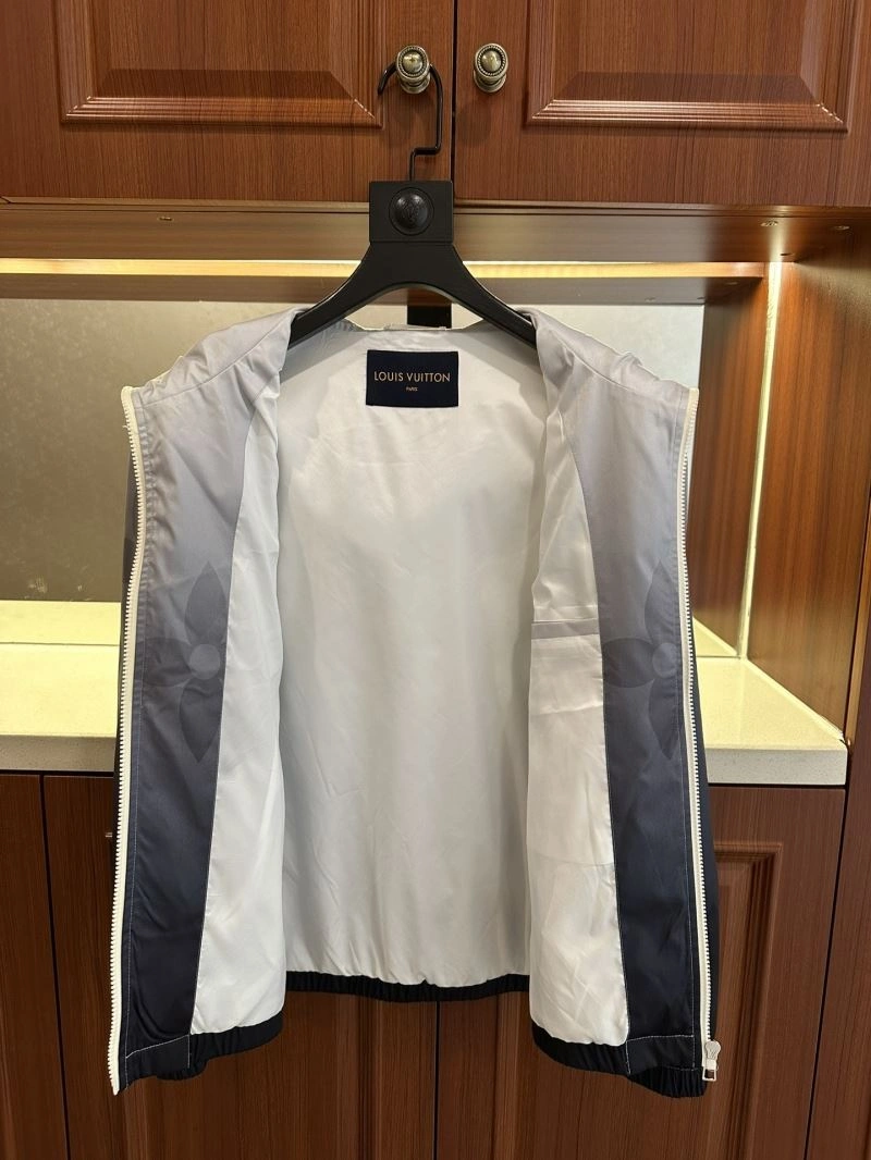Supportive Louis Vuitton Outwear 139063