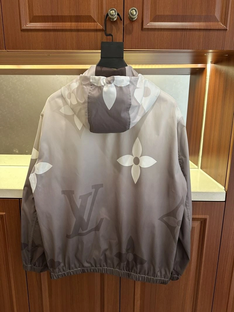 Cozy Louis Vuitton Outwear 139061