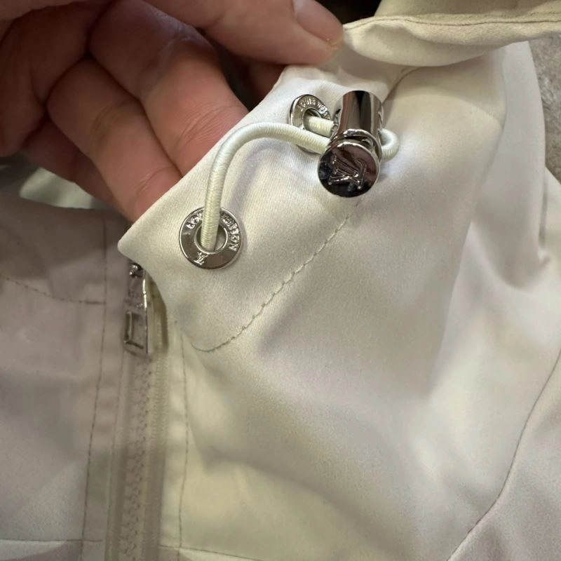 Cozy Louis Vuitton Outwear 139061