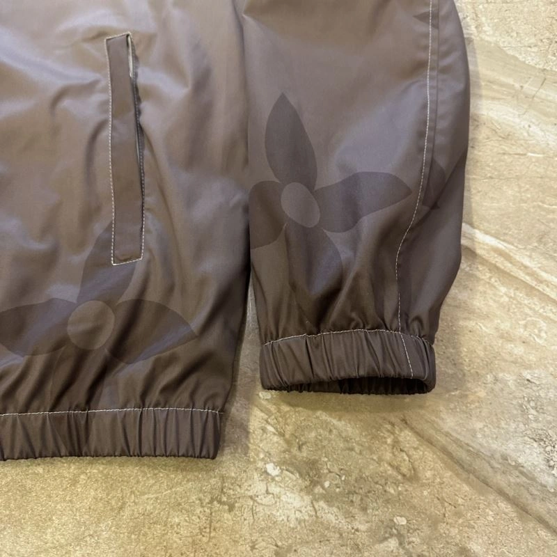 Cozy Louis Vuitton Outwear 139061