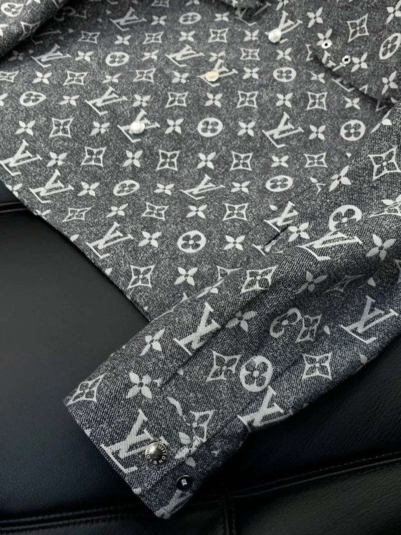 Louis Vuitton Outwear ZipUp 139060