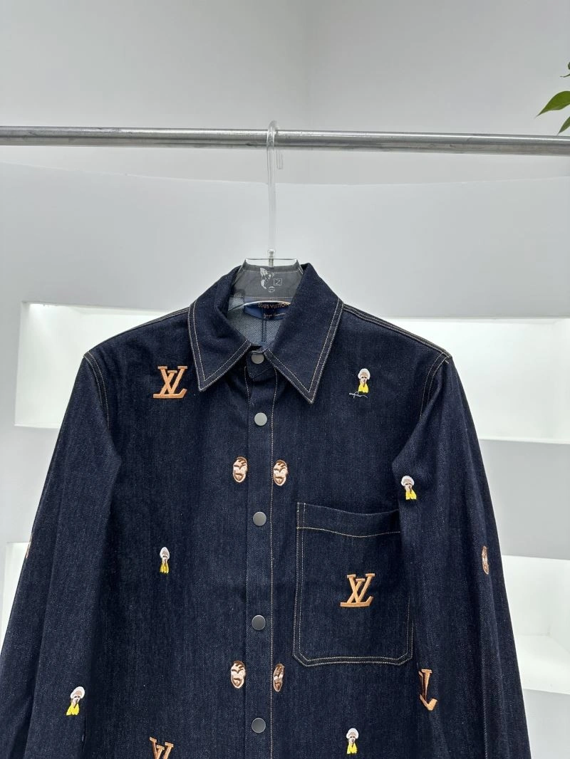 Sporty Louis Vuitton Outwear 139058