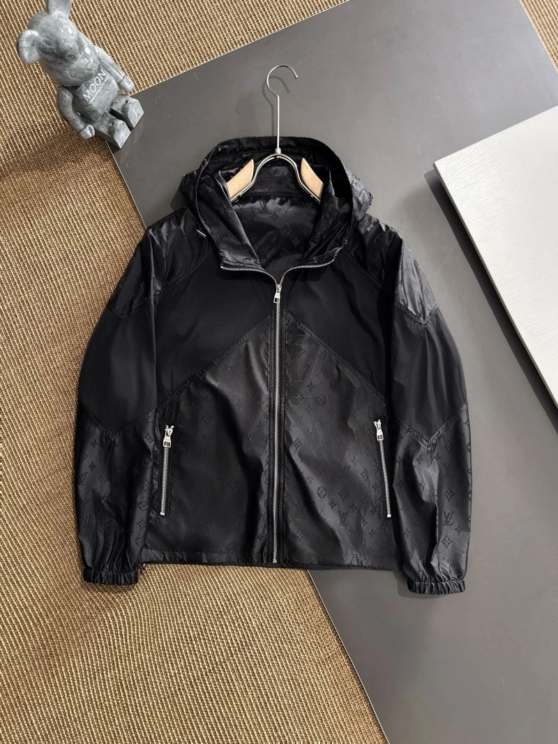Breathable Louis Vuitton Outwear 137778