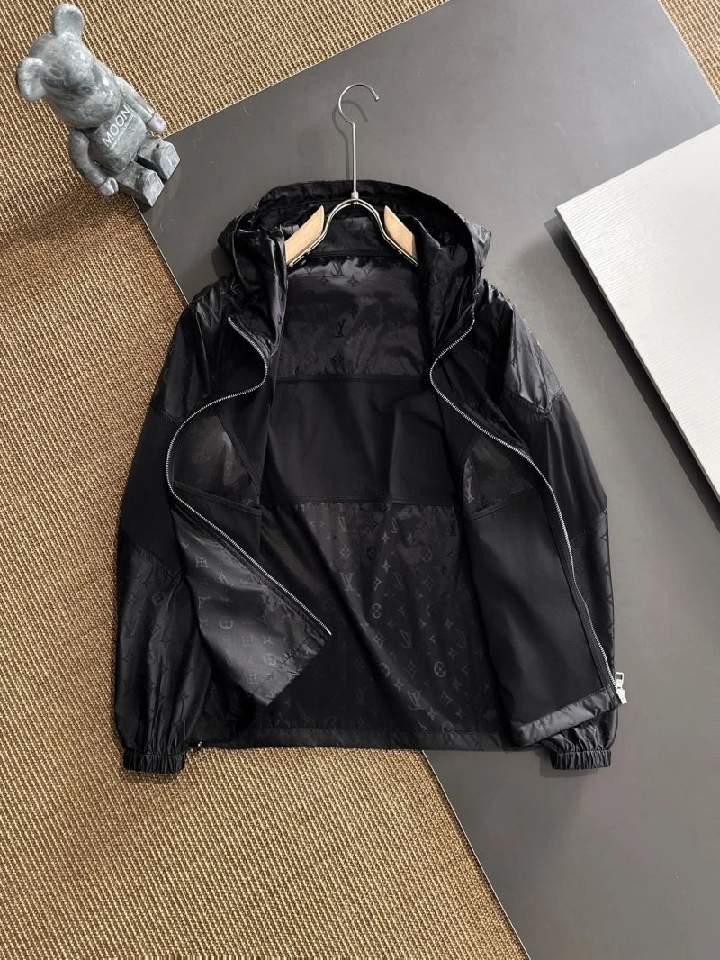 Breathable Louis Vuitton Outwear 137778