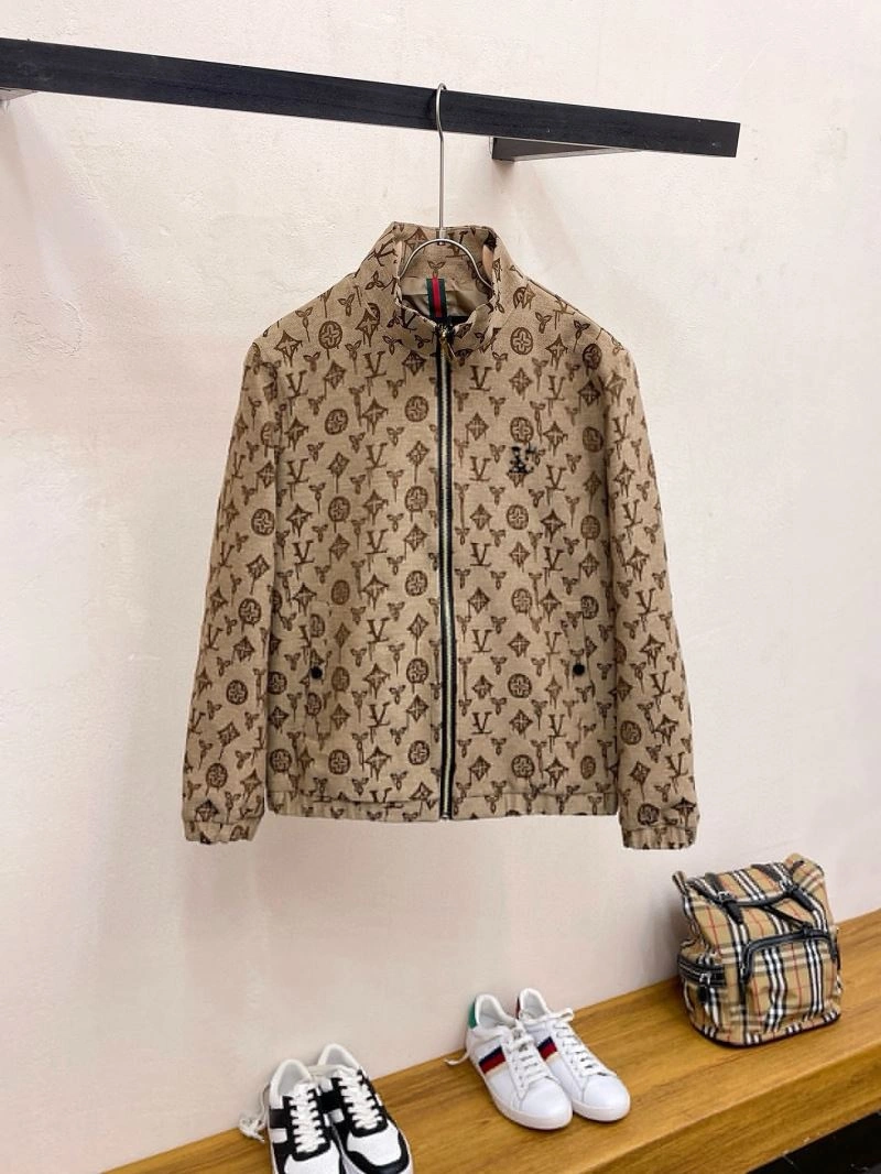 Soft Louis Vuitton Outwear 137768