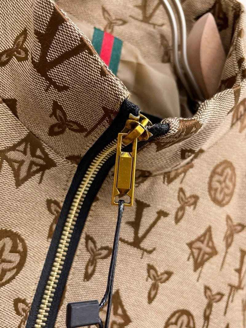 Soft Louis Vuitton Outwear 137768