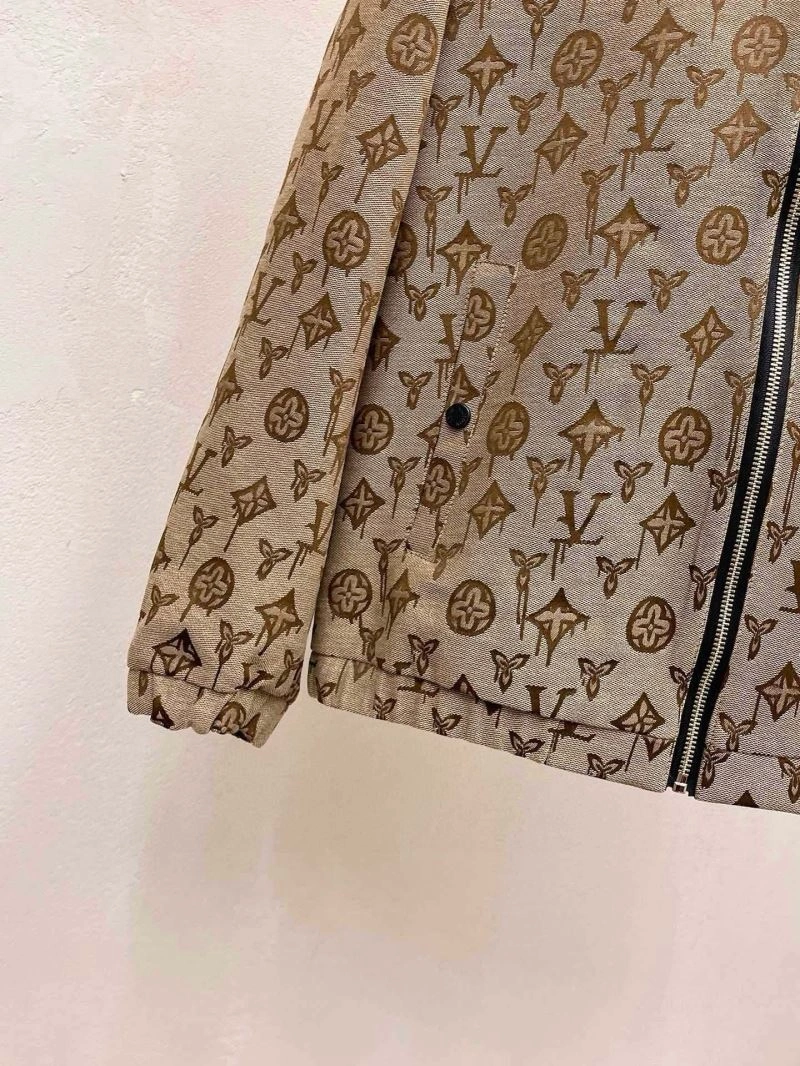 Soft Louis Vuitton Outwear 137768