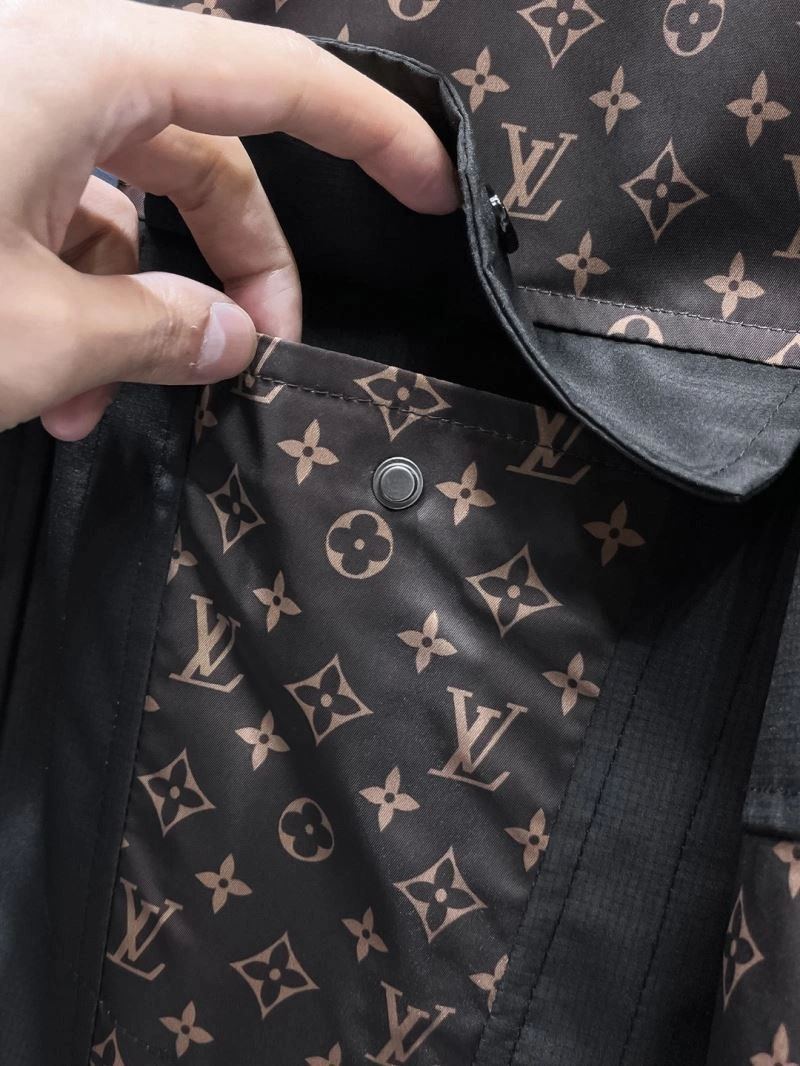 Louis Vuitton Outwear Durable 137765