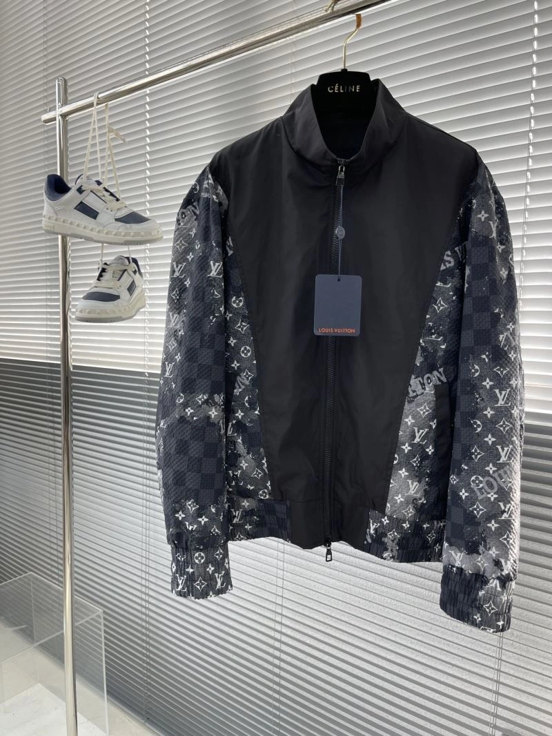 Louis Vuitton Outwear Resilient 137770