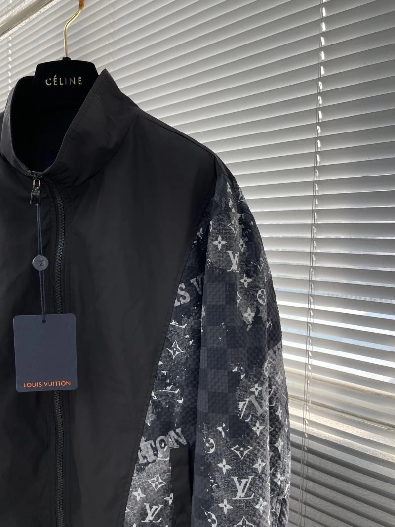 Louis Vuitton Outwear Resilient 137770