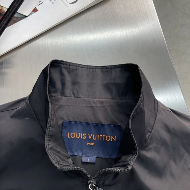 Louis Vuitton Outwear Resilient 137770