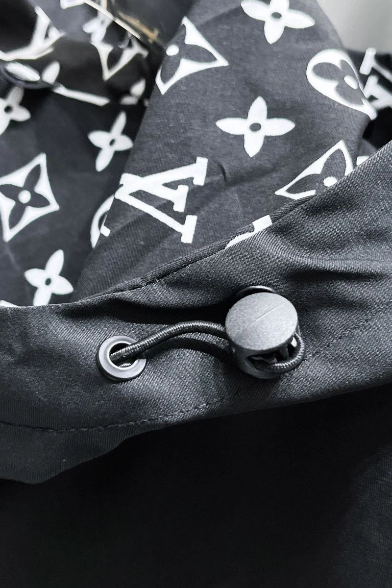 Practical Louis Vuitton Outwear 137762