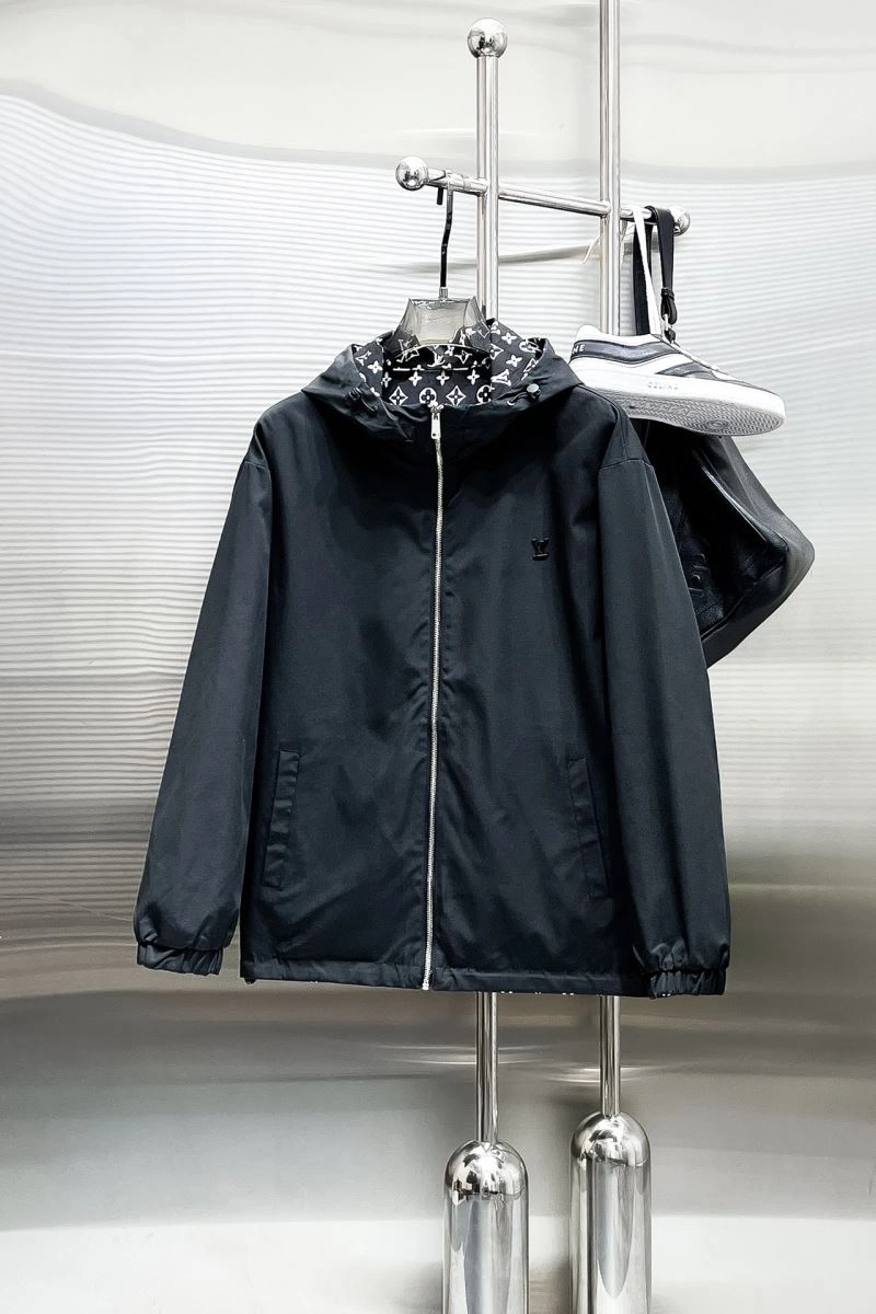 Practical Louis Vuitton Outwear 137762