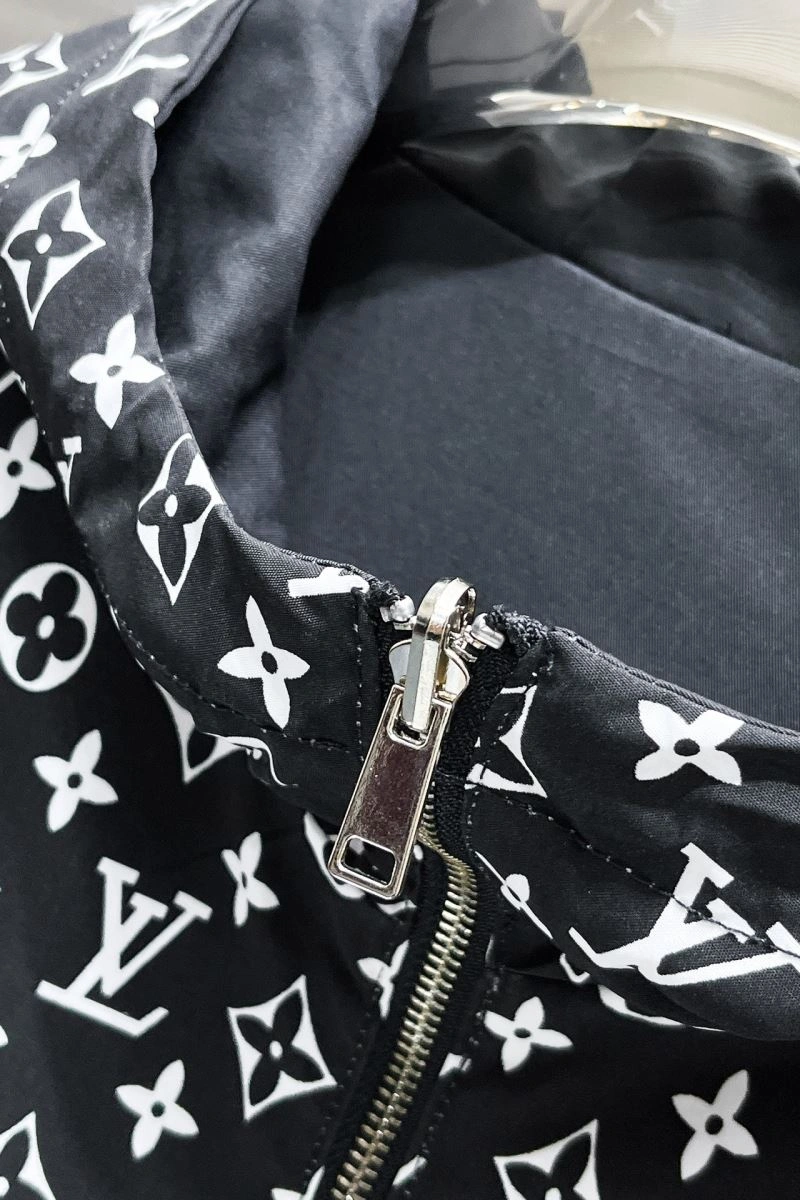 Practical Louis Vuitton Outwear 137762