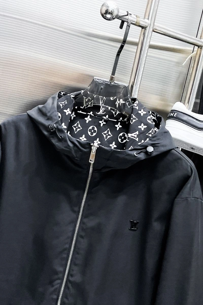 Practical Louis Vuitton Outwear 137762