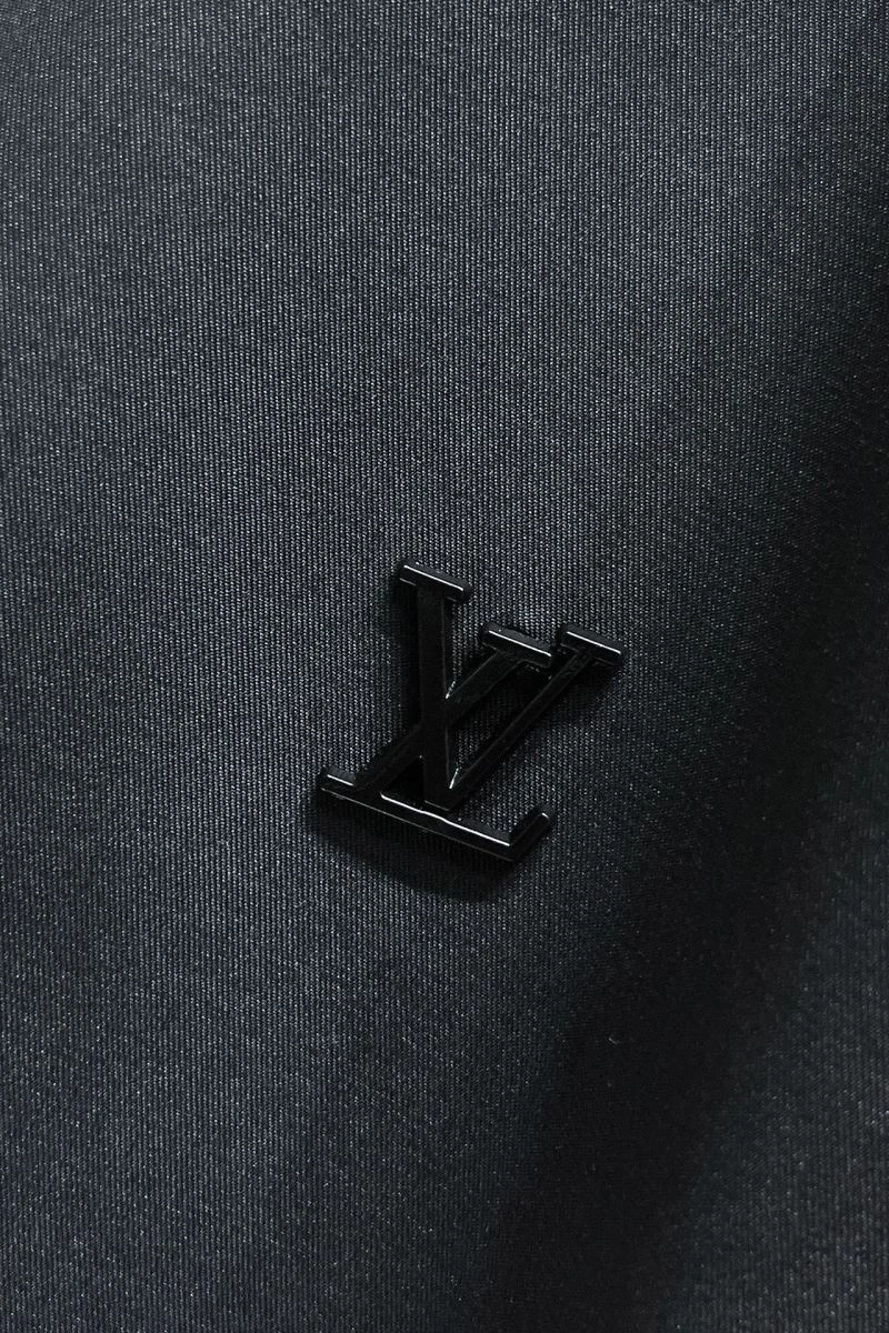 Practical Louis Vuitton Outwear 137762