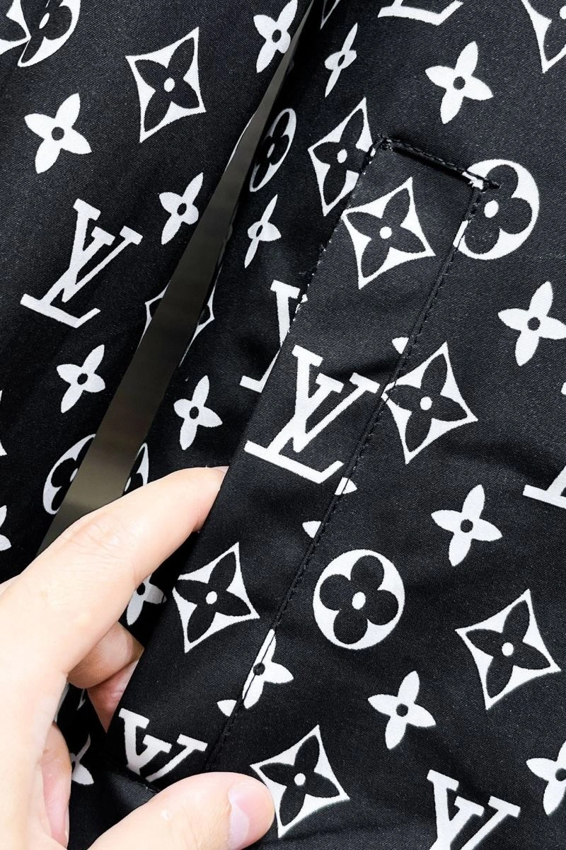 Practical Louis Vuitton Outwear 137762
