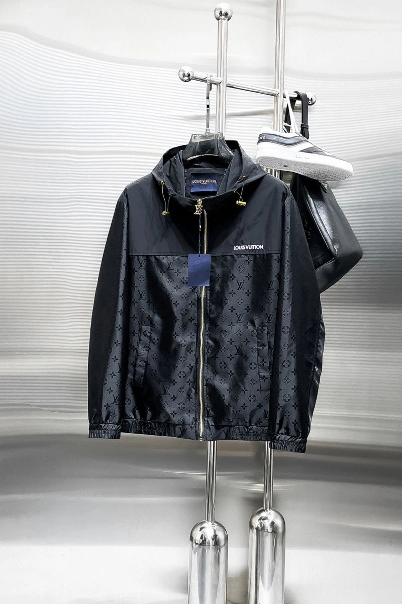 Louis Vuitton Outwear GoAnywhere 137755