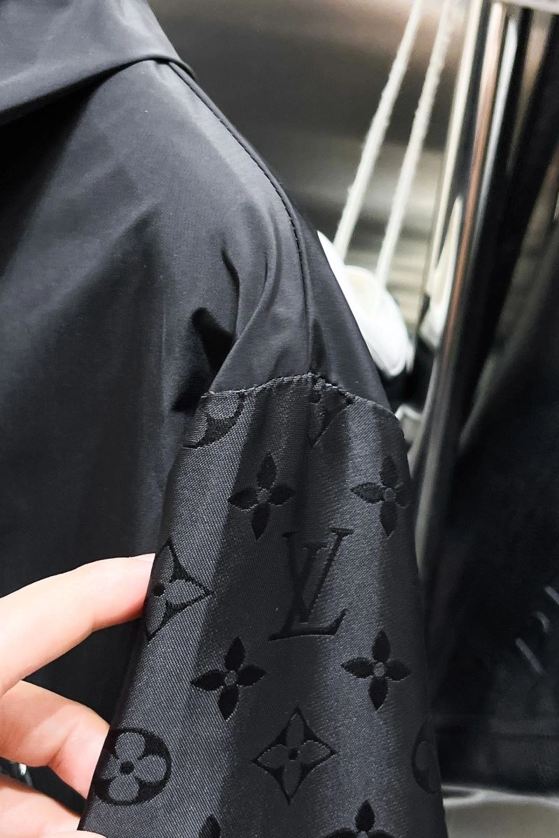 Louis Vuitton Outwear GoAnywhere 137755