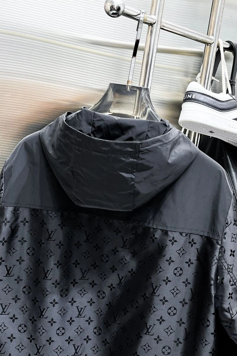 Louis Vuitton Outwear GoAnywhere 137755