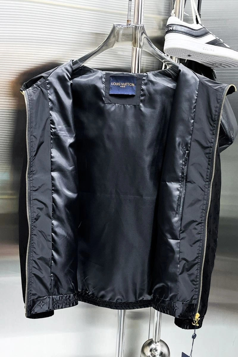 Louis Vuitton Outwear GoAnywhere 137755