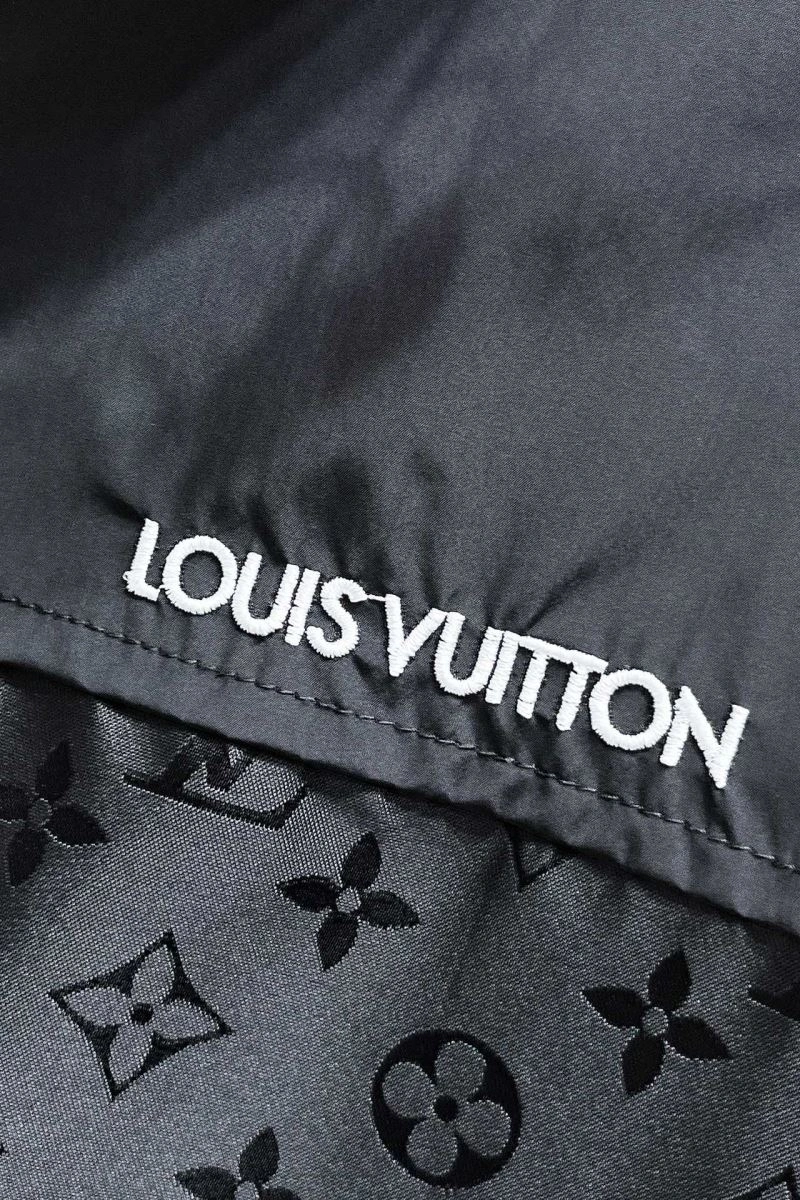 Louis Vuitton Outwear GoAnywhere 137755