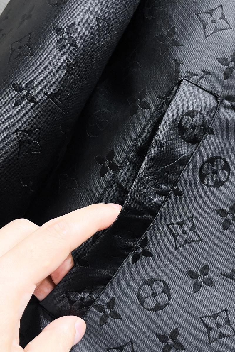 Louis Vuitton Outwear GoAnywhere 137755
