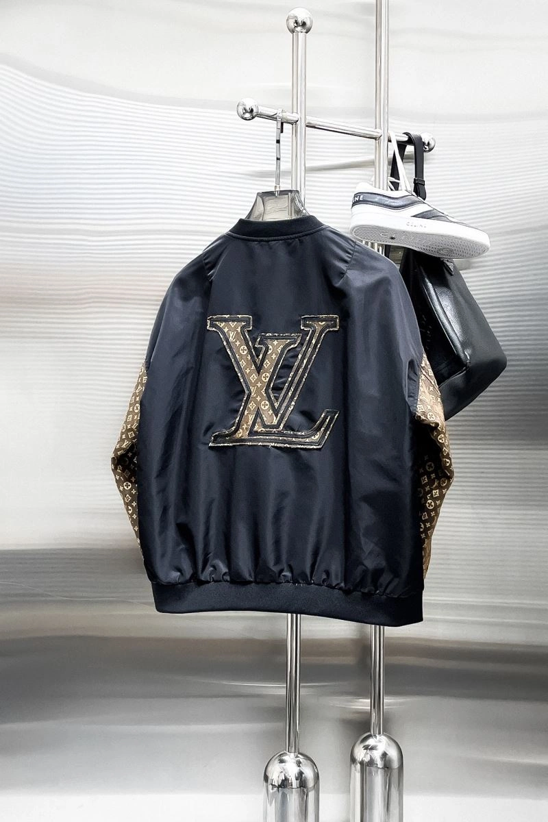 Louis Vuitton Outwear Chic 137749