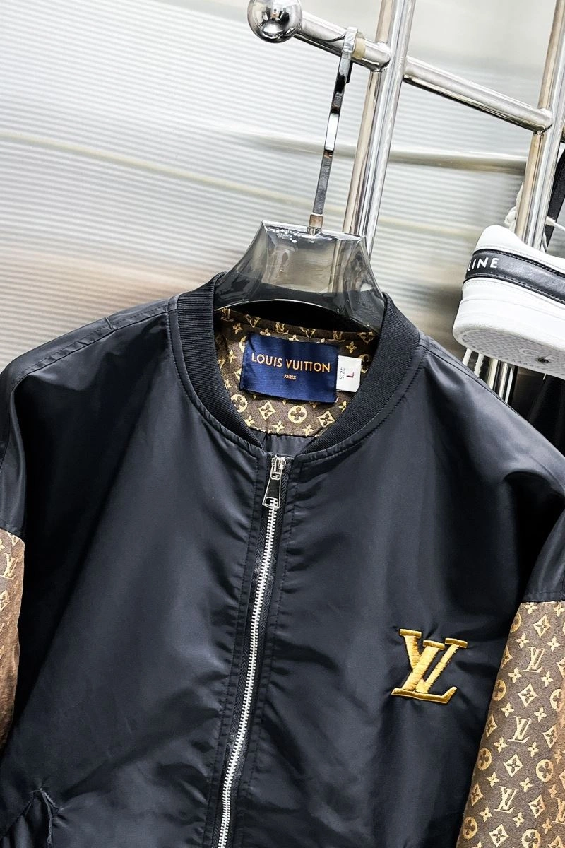 Louis Vuitton Outwear Chic 137749