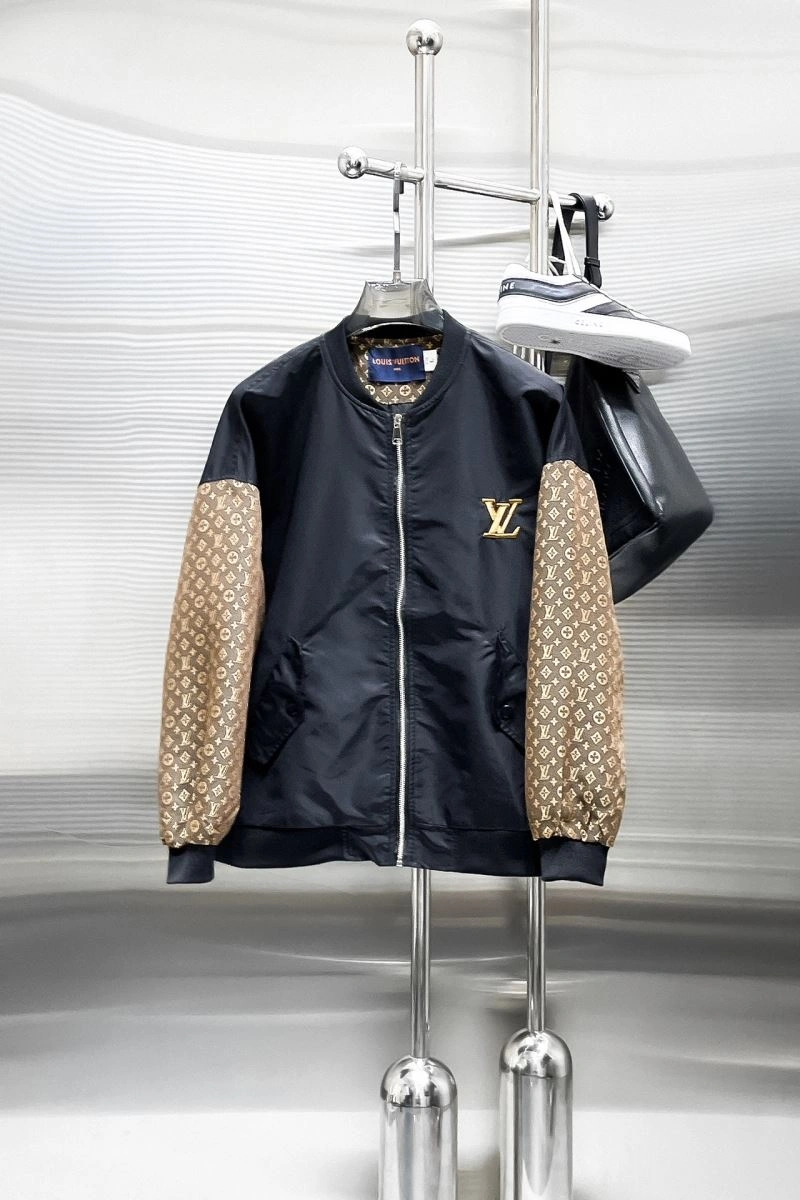 Louis Vuitton Outwear Chic 137749