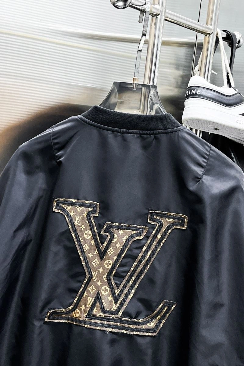 Louis Vuitton Outwear Chic 137749
