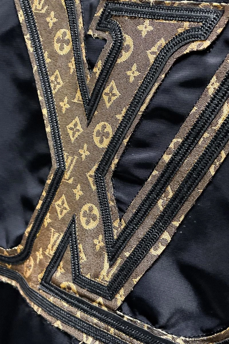 Louis Vuitton Outwear Chic 137749