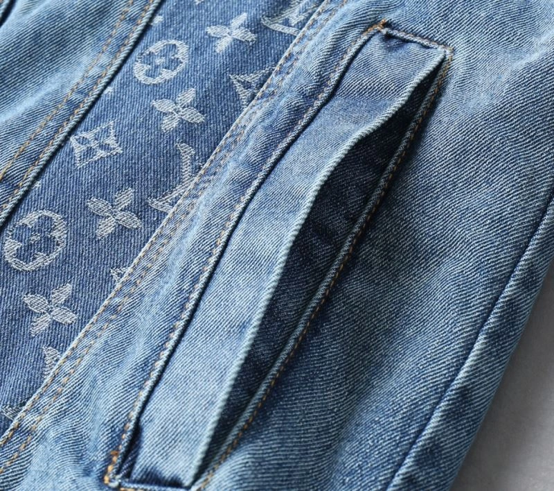 Elegant Louis Vuitton Outwear 137756
