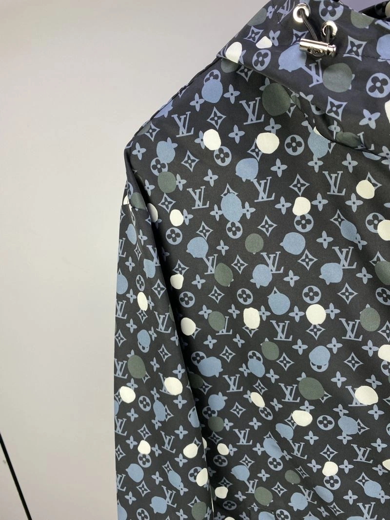 Louis Vuitton Outwear OnTrend 137766