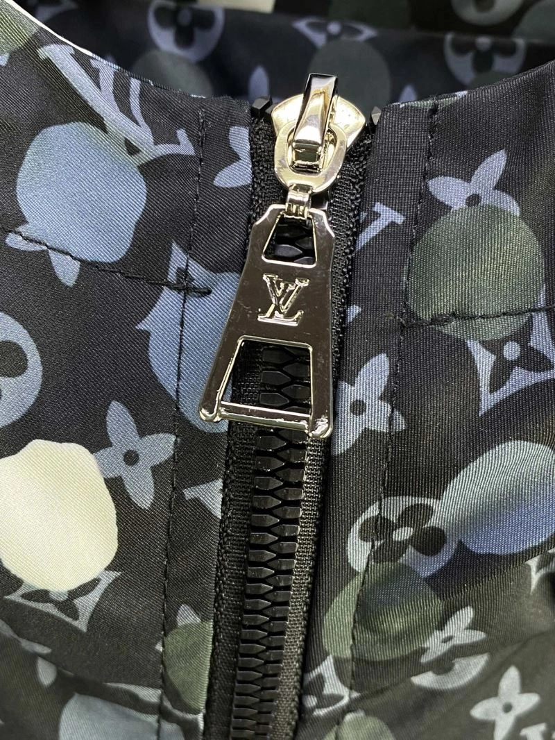 Louis Vuitton Outwear OnTrend 137766
