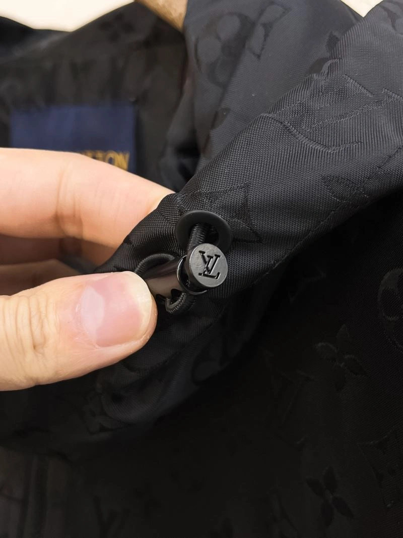 Durable Louis Vuitton Outwear 137750