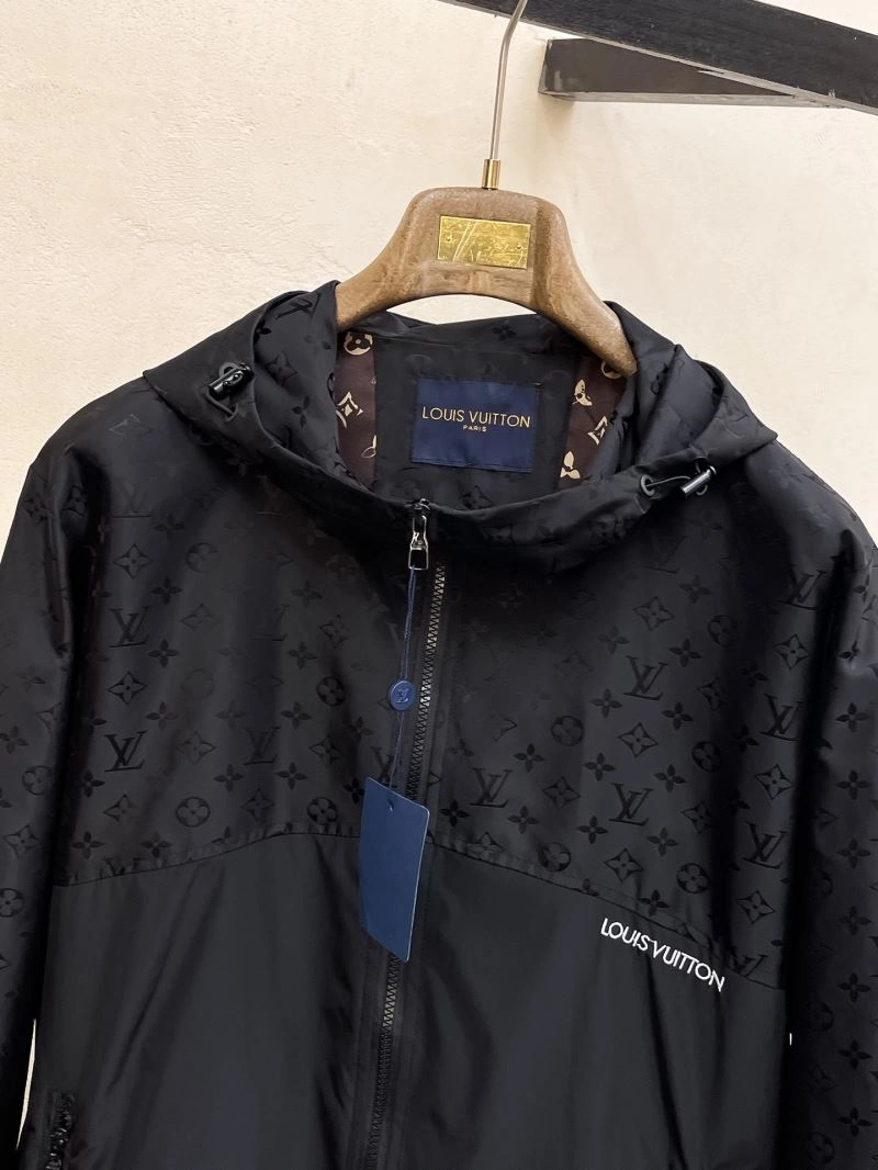 Durable Louis Vuitton Outwear 137750