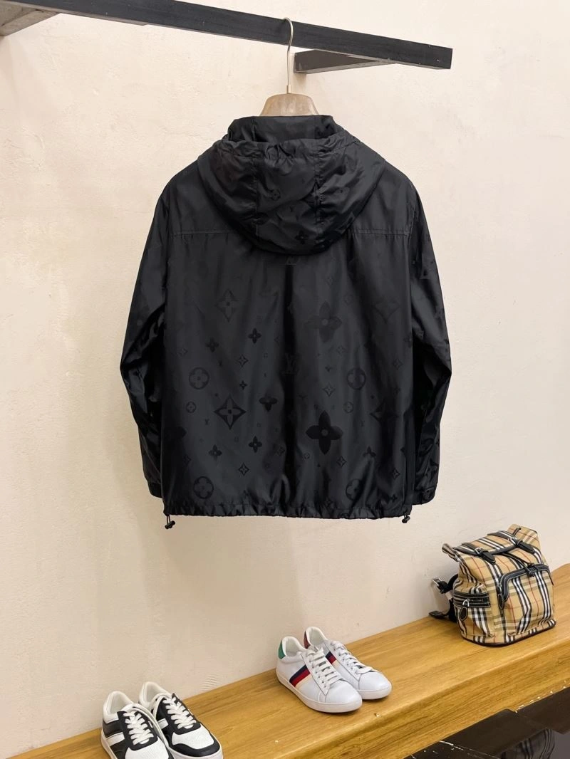 Soft Louis Vuitton Outwear 137746