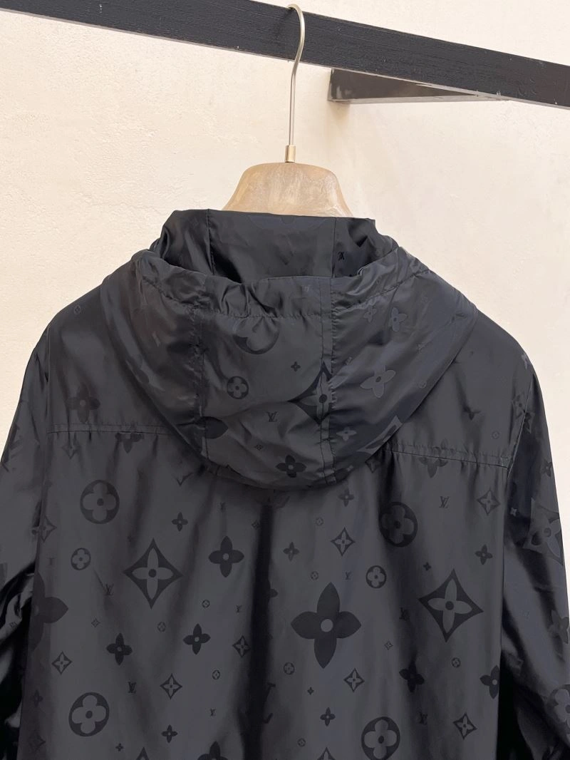 Soft Louis Vuitton Outwear 137746