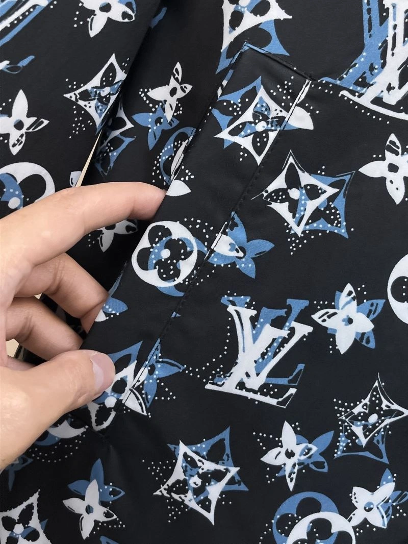 Durable Louis Vuitton Outwear 137741