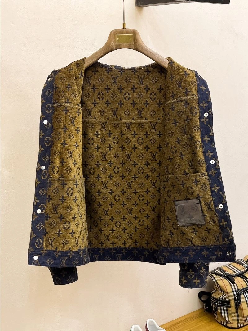 Flexible Louis Vuitton Outwear 137743